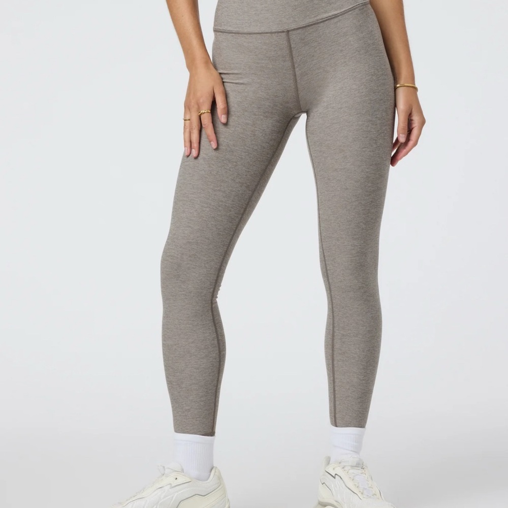 Vuori- Clean Elevation Legging
Women's Dreamknit Move™ Leggings